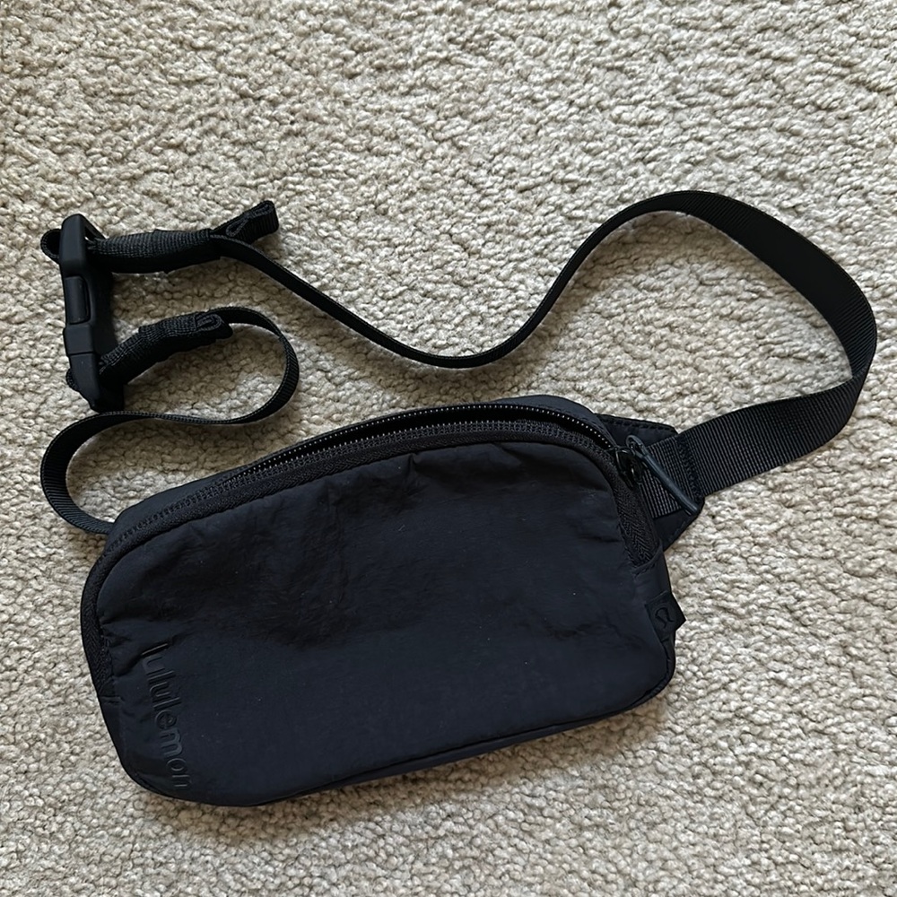 Lululemon Mini Belt Bag